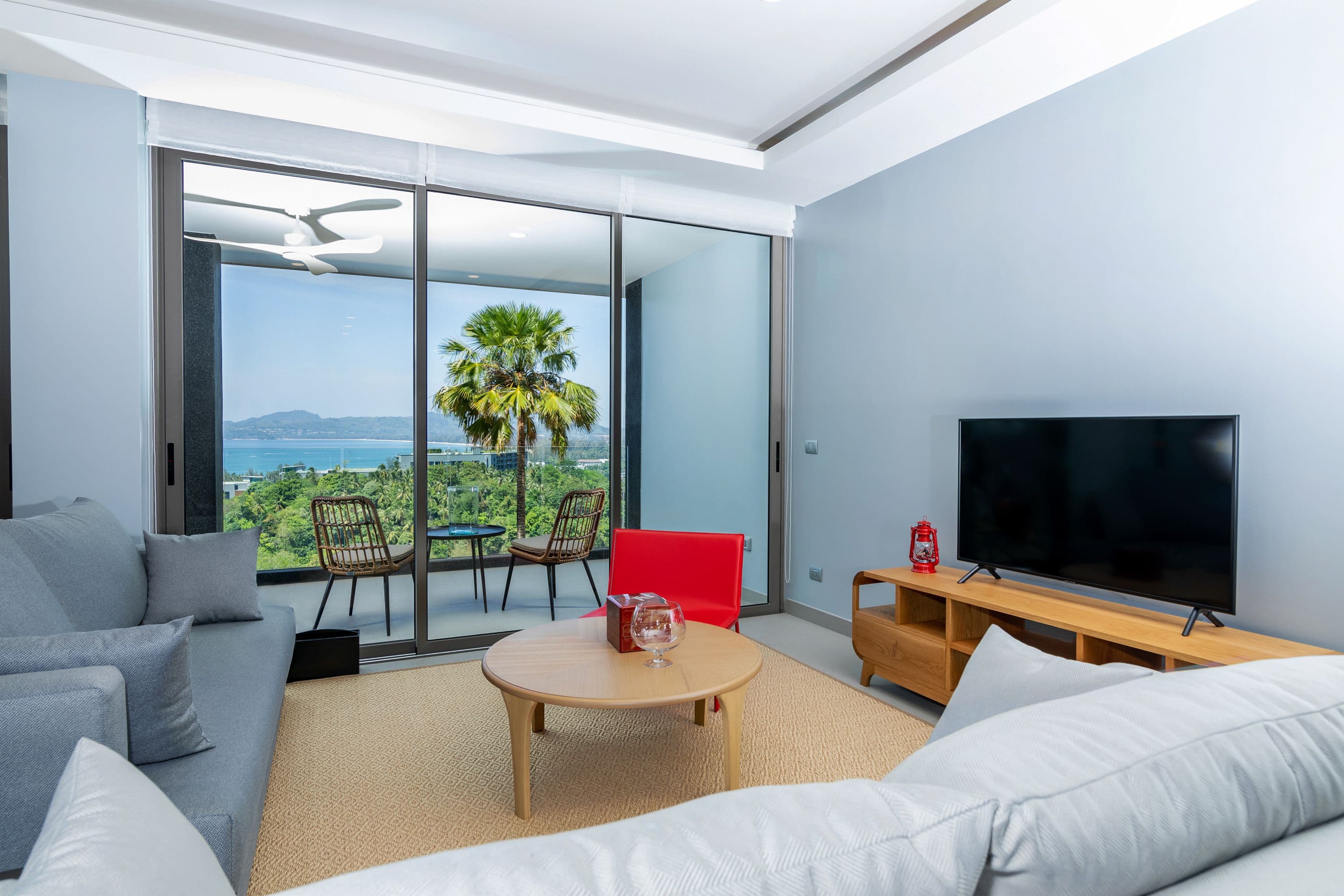 Appartements d'une chambre, avec vue sur la mer dans le projet Andamaya Surin Bay, à Thalang.