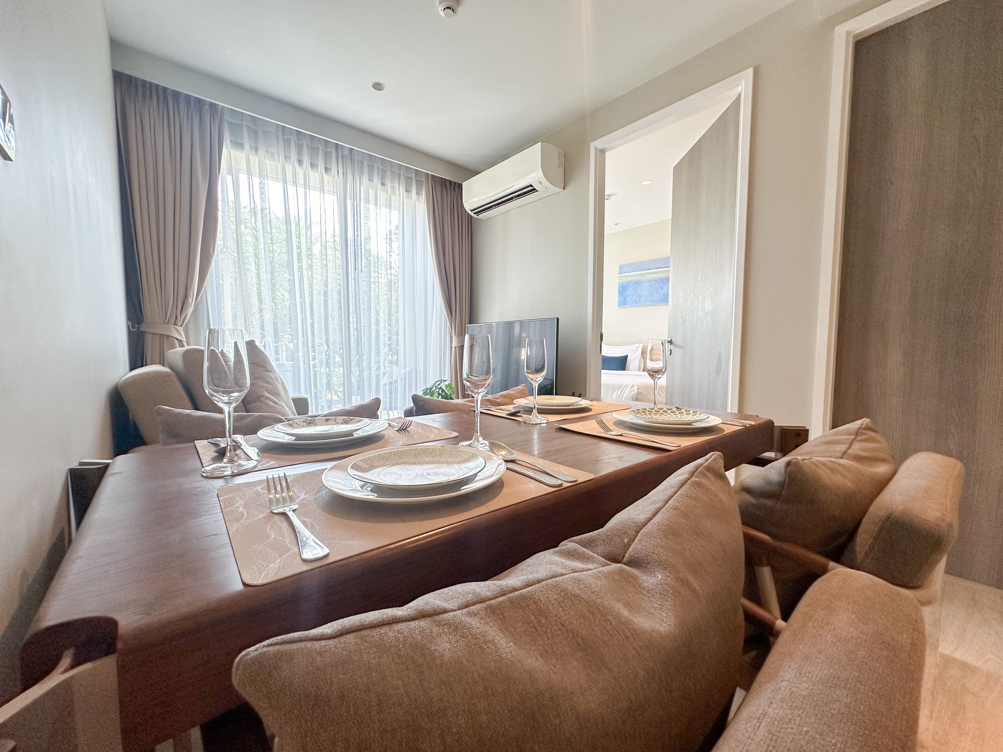 Appartements élégants de 2 chambres, avec vue sur le jardin dans le projet Diamond Condominium, sur la plage de Bangtao/Laguna.