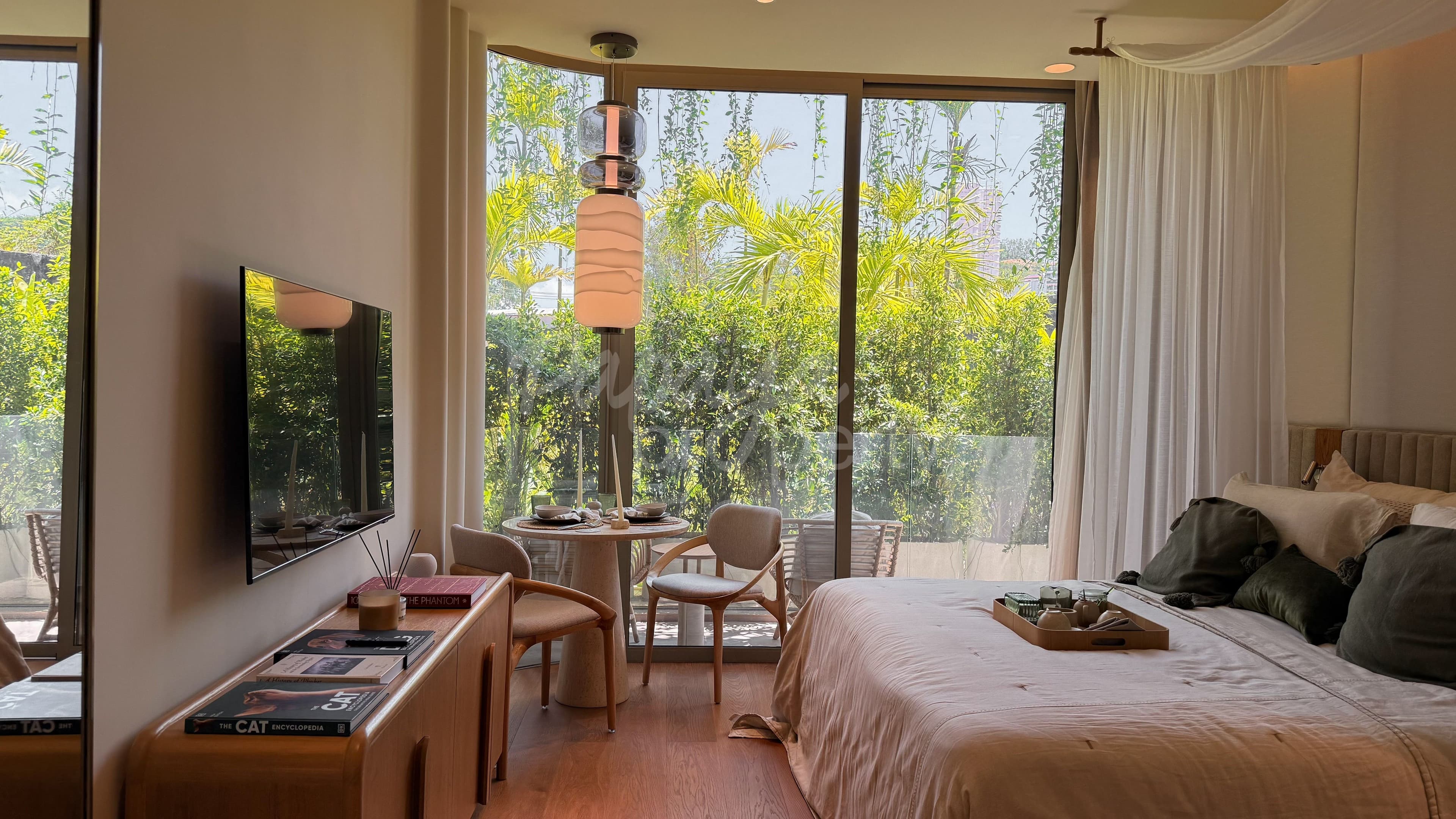 Studio [Layan Verde]