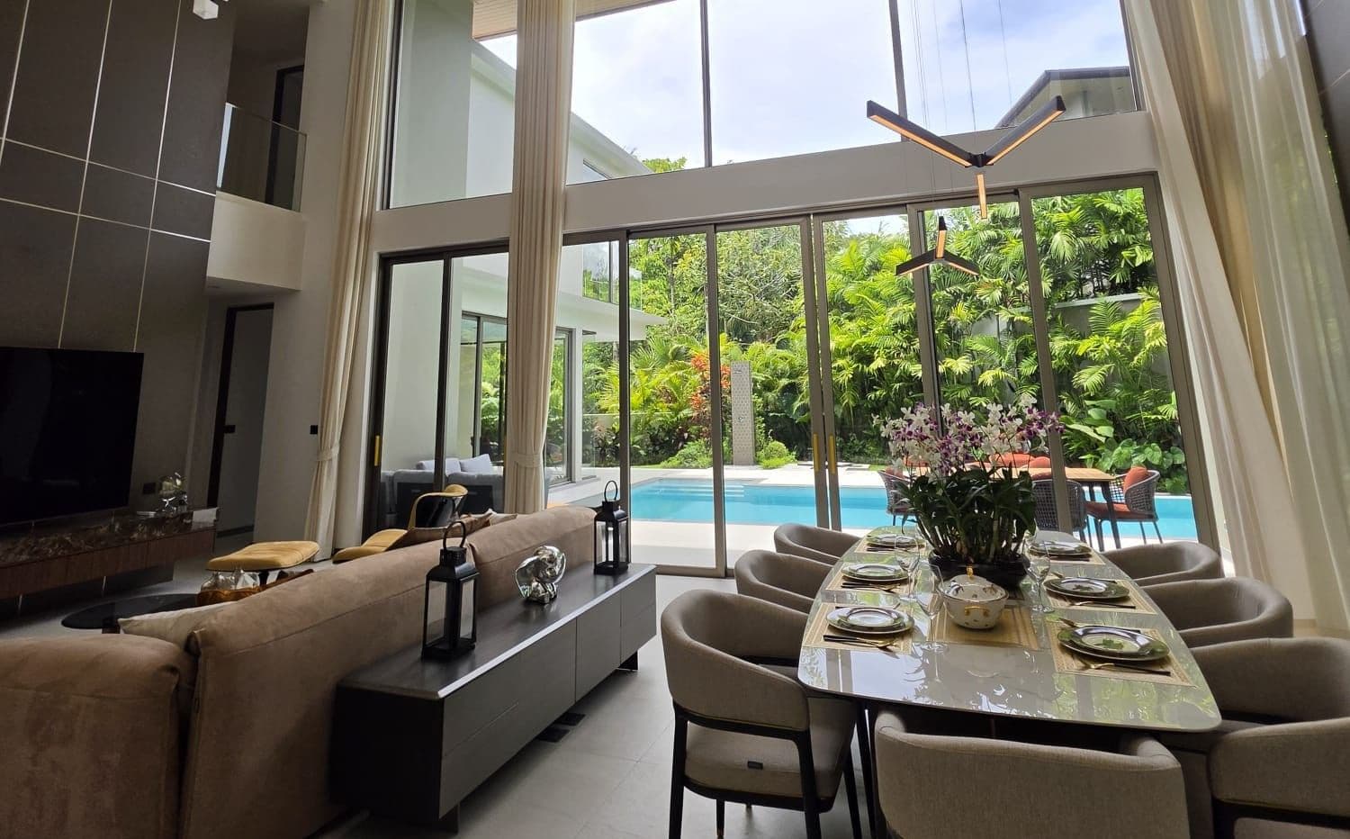 Villa de luxe 4 chambres, avec vue sur la piscine dans le projet Grand View Residence, à Choeng Thale.