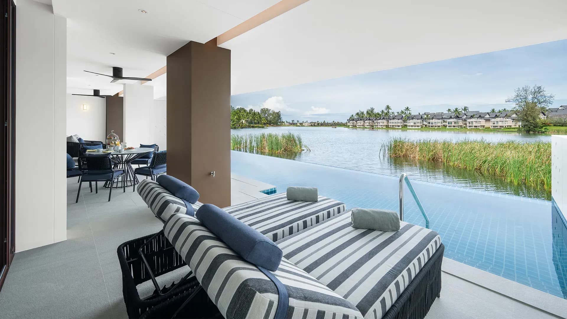 3BR Penthouse [Angsana Oceanview Residences]