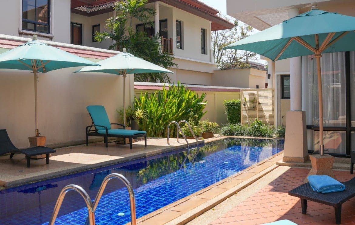 Villa magnifique et spacieuse de 3 chambres, avec vue sur la piscine dans le projet Angsana Villas Resort, sur la plage de Bangtao/Laguna (+ Revue vidéo)